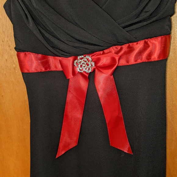 Dress - Picture 2 of 3